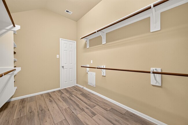 Building Photo - 6847 Tammany Manor Ln