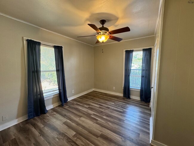 Building Photo - 2128 Richmond Dr
