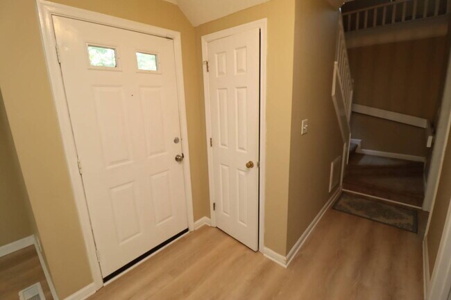 Building Photo - Best Value in Apex! Charming 3BR Half-Duplex Near Downtown