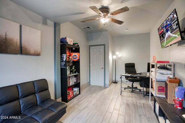 Building Photo - 3517 W Quail Track Dr