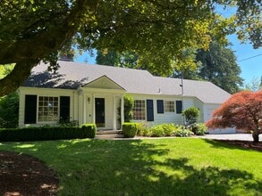 Building Photo - Gorgeous Modern Home Ready to Rent!