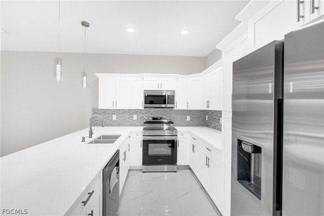 Building Photo - 725 Lamar St E