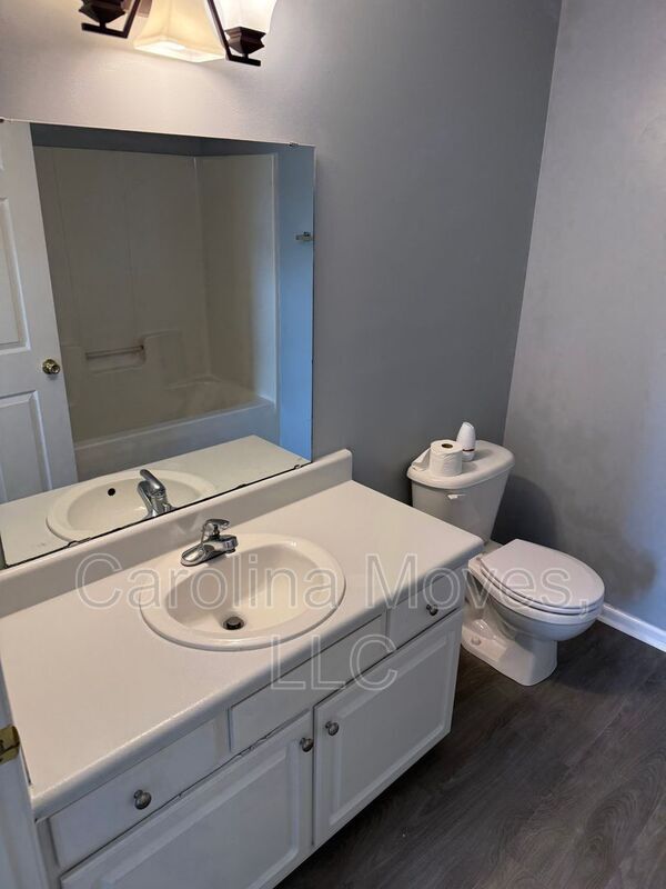 Building Photo - 107 Pelham Square Way