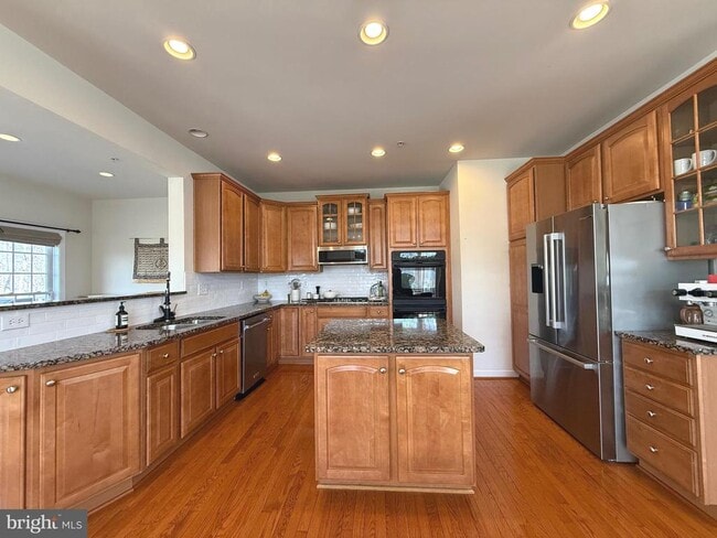 Building Photo - 1600 Regent Manor Ct