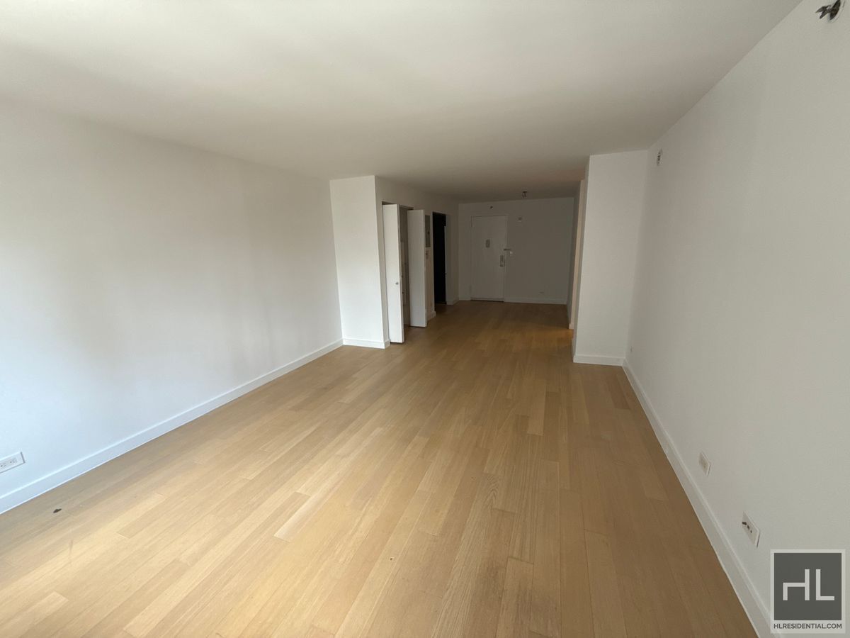 Building Photo - East 39th Street