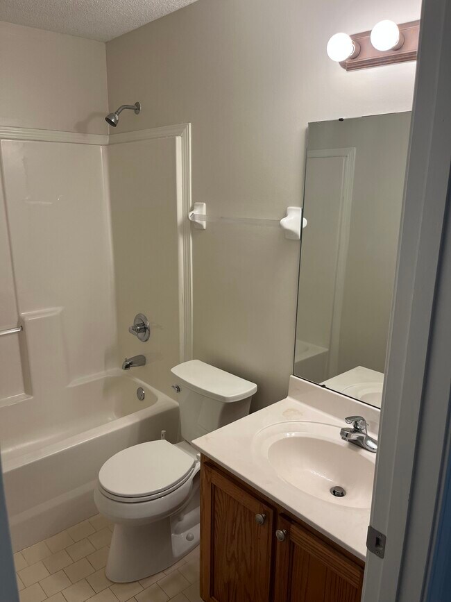 Building Photo - 6884 Seaside Dr