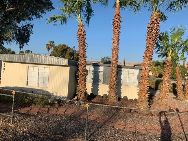 Building Photo - 2 Bedroom/2Bath Mobile home with Arizona Room and Fully Fenced Yard.