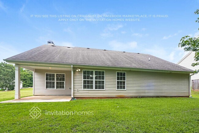 Building Photo - 555 Wellington Ln