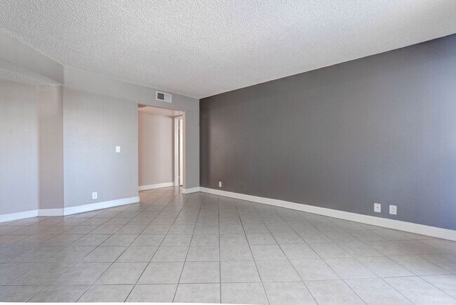 Building Photo - 3151 N Soaring Gulls Dr