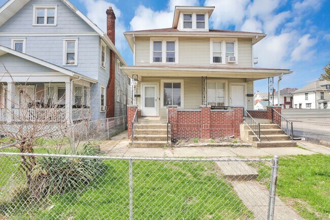 Building Photo - 27-29-29 S Terrace Ave