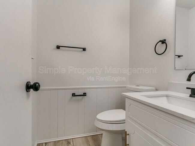 Building Photo - 104 Marilyn Ave