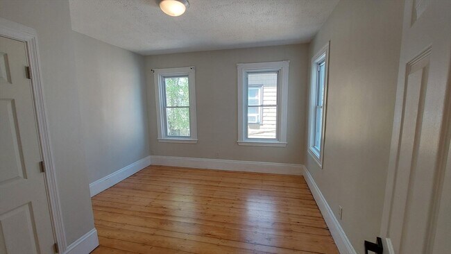 Building Photo - 9 Woodville Park