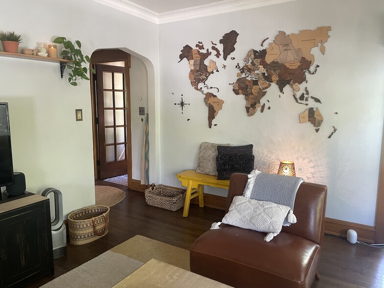 family room - 3568 N Cramer St