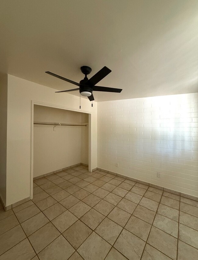 Building Photo - 2642 N Santa Rita Ave
