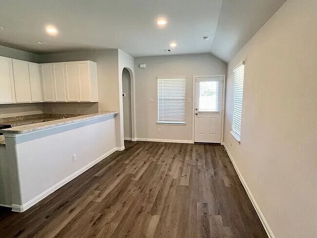 Building Photo - 973 Rice Dr