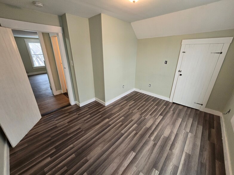 Building Photo - 6 Dixon St