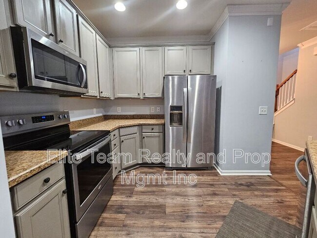 Building Photo - 2219 Crosscut Dr