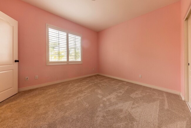 Building Photo - Beautiful 4 Bedroom 4 Bath House with Pool & Spa in Arroyo Vista