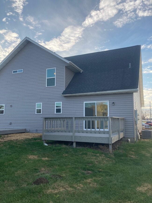 Building Photo - 6 Ram Ct