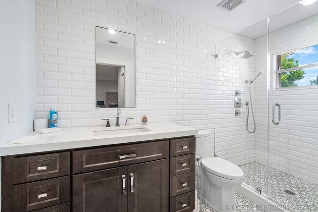Building Photo - 2404 NW 67th St