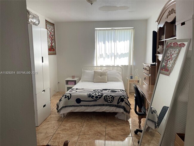 Building Photo - 665 NE 83rd Terrace