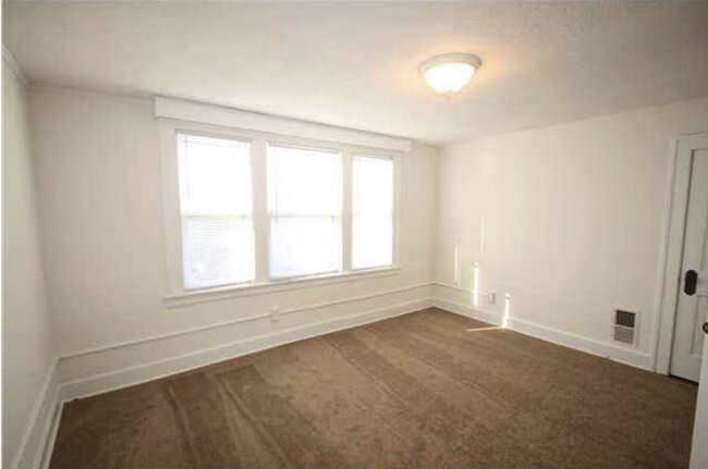 Building Photo - 725 Heywood Ave