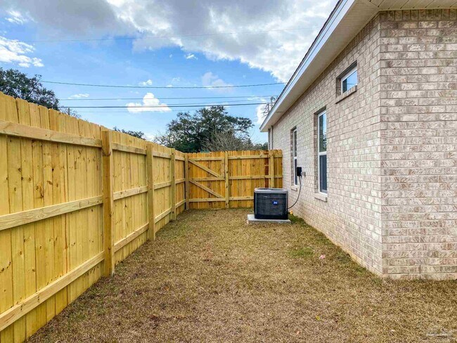 Building Photo - 440 Hancock Ln