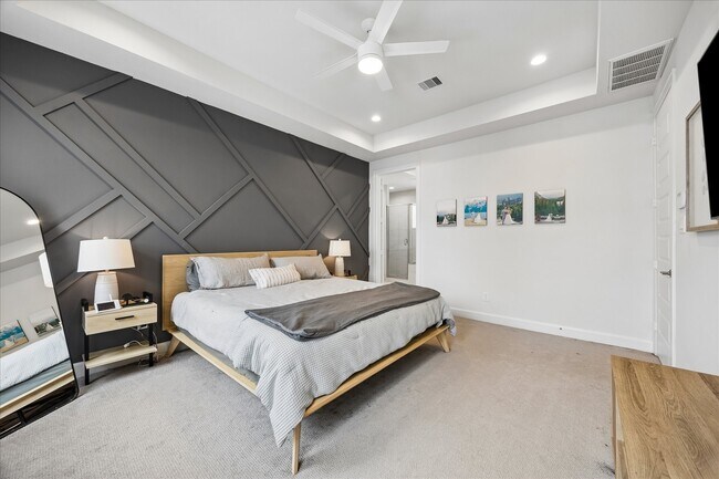 Building Photo - 2804 Grand Fountains Dr