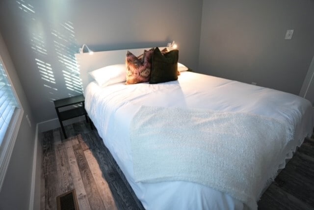 Building Photo - 1029 W 5th St