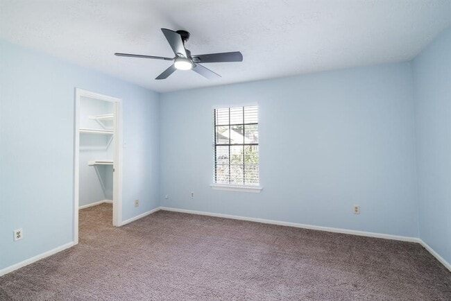 Building Photo - 4330 Heathfield Dr