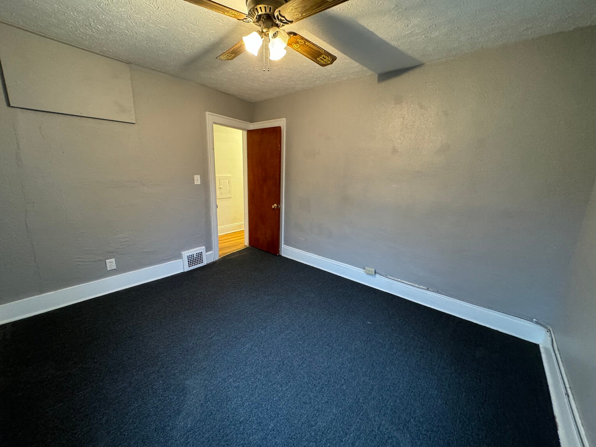 Bed 2 - 3362 Sutton Rd