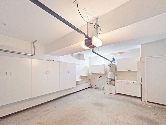 Building Photo - 3 Vellisimo Dr