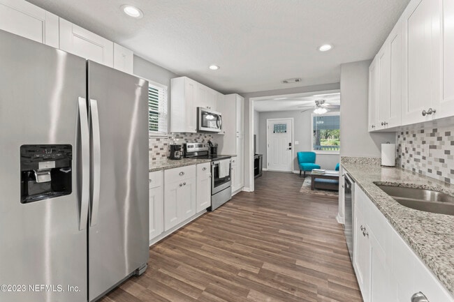 Building Photo - 1905 Niblick Dr