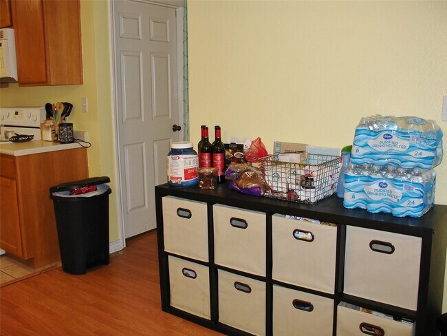 Building Photo - 106 Vista Way