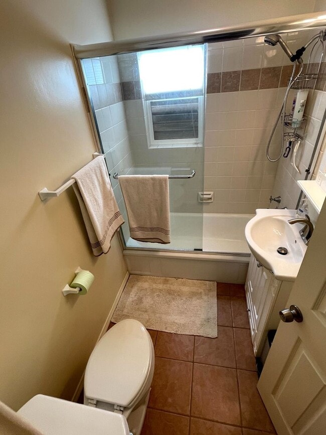 Building Photo - Charming Updated South O  BEACH HOUSE, Hug...