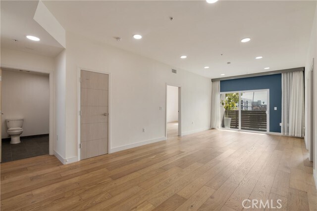 Building Photo - 820 S Wilton Pl