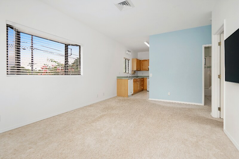 Building Photo - 165 Keonekai Rd