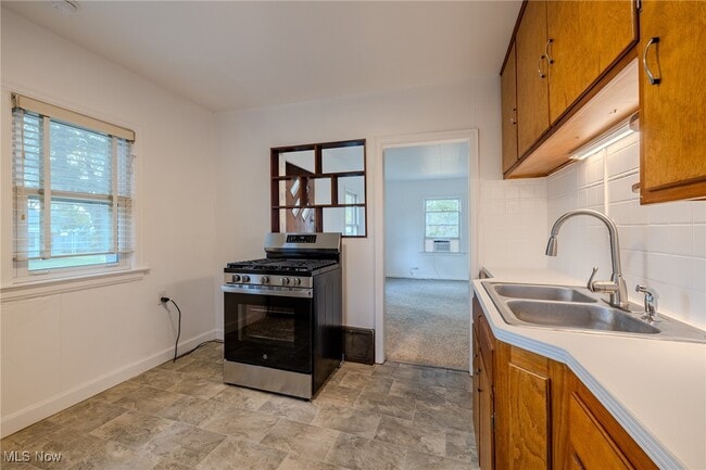 Building Photo - 997 Mohegan Trl