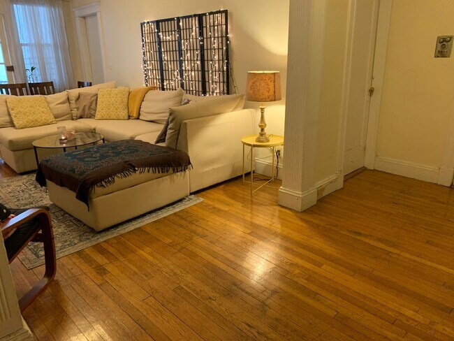 Building Photo - 19 Melvin Ave