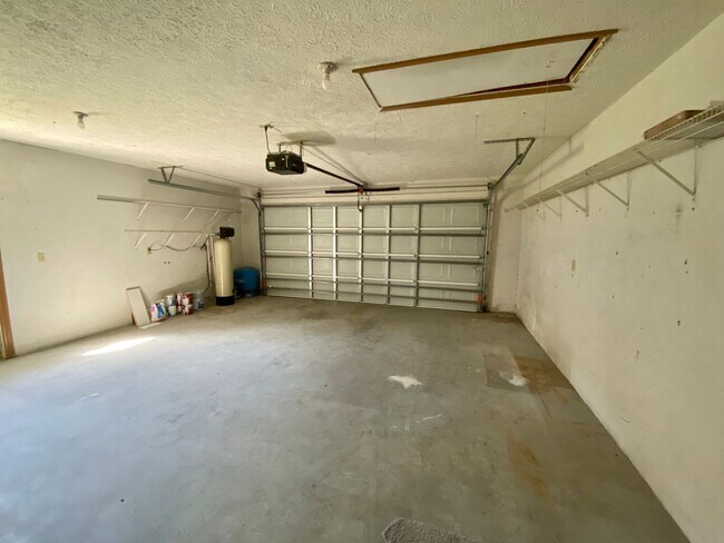 Building Photo - Three bedroom two bathroom Inverness Highlands Home