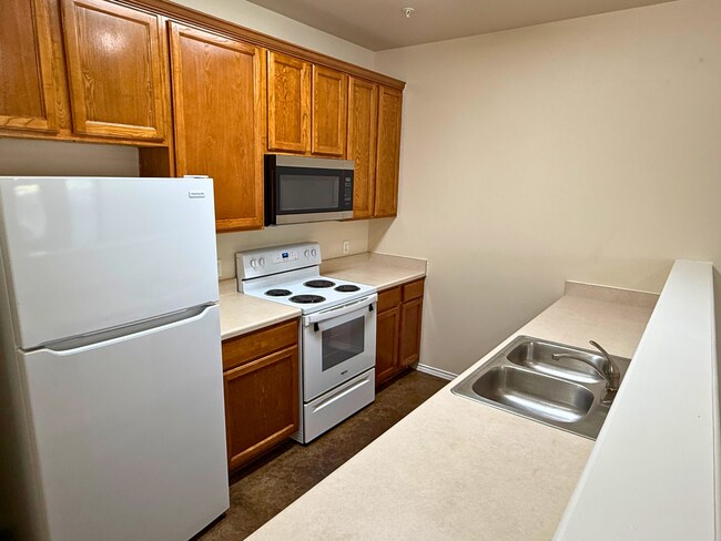 Building Photo - 10822 Mathom Landing