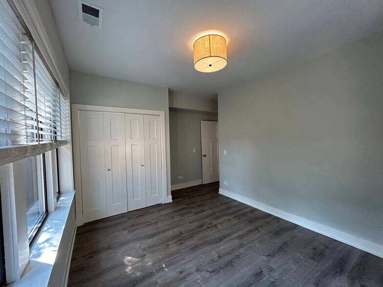 Building Photo - 1143 Maple Ave