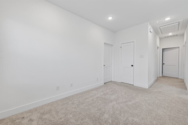 Building Photo - 15162 Post Oak Fls Dr