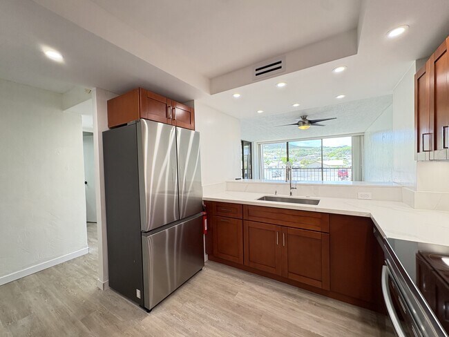 Building Photo - 500 Lunalilo Home Rd