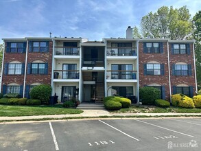 Building Photo - 319 Bromley Pl