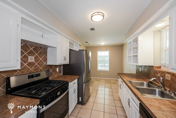 Building Photo - 101 Chevy Chase Ln
