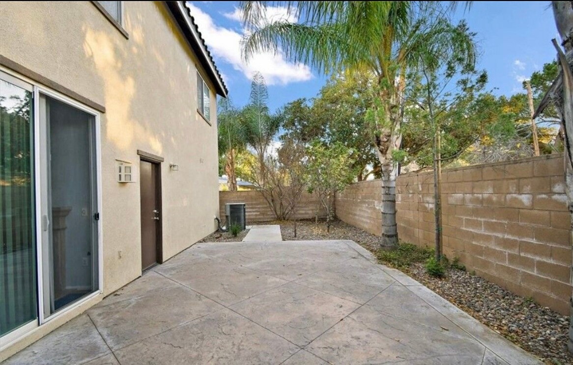 Building Photo - 4591 Sandano St