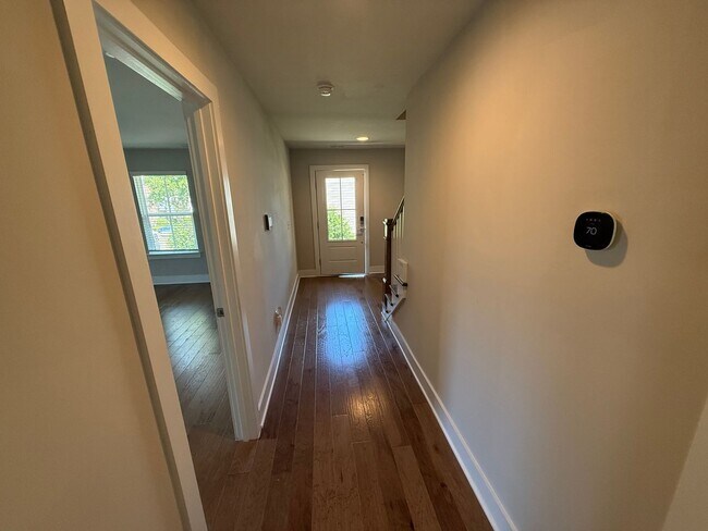 Building Photo - Beauitiful Home in the heart of Ballantyne!!
