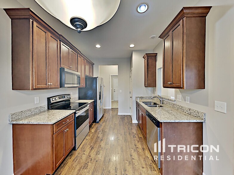 Building Photo - 809 Ellyson Dr