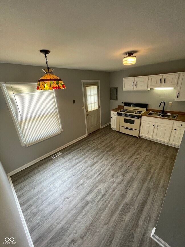 Building Photo - 7848 Souter Dr